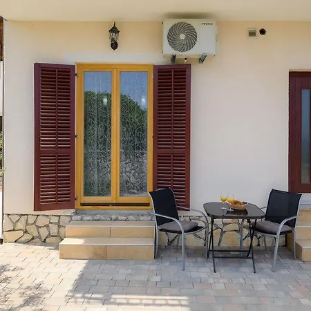 Studio-apartment Mit Pool, Sauna, Whirlpool, Bbq Daire