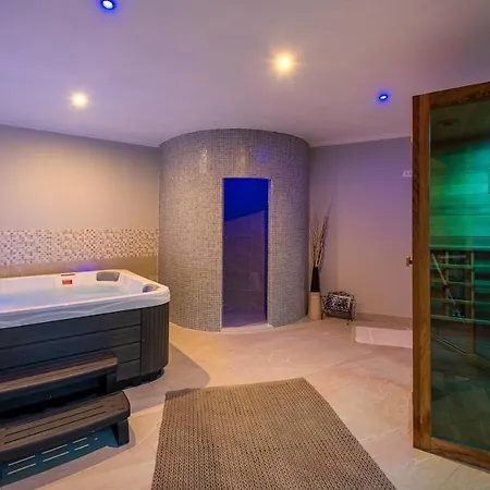 Studio-apartment Mit Pool, Sauna, Whirlpool, Bbq