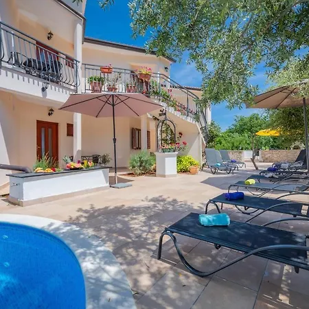 Studio-apartment Mit Pool, Sauna, Whirlpool, Bbq Lejlighed
