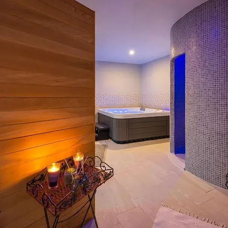 Studio-apartment Mit Pool, Sauna, Whirlpool, Bbq